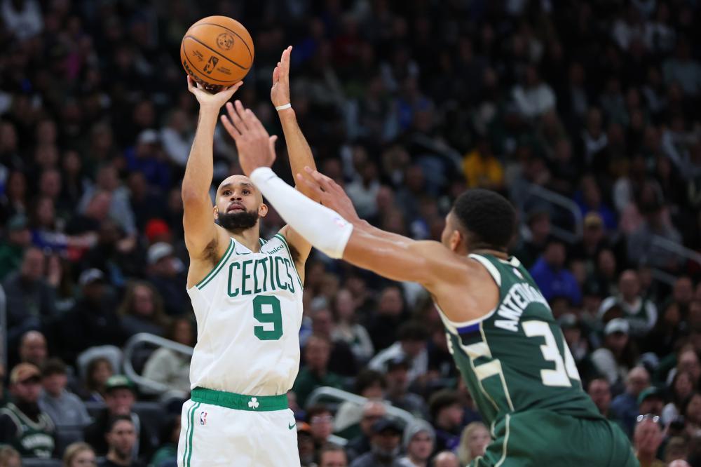 她继续保持 她继续保持