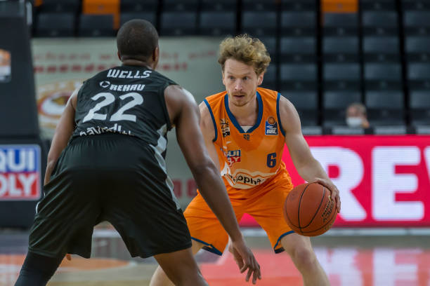 而在近日进 而在近日进