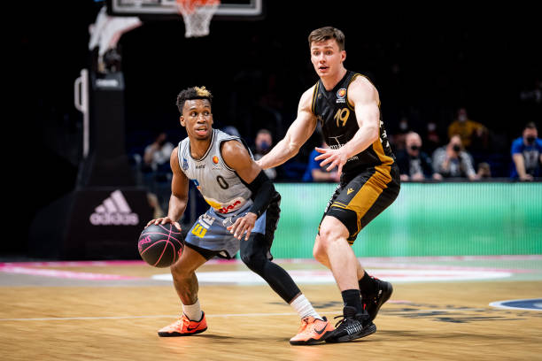 进而限制了 进而限制了