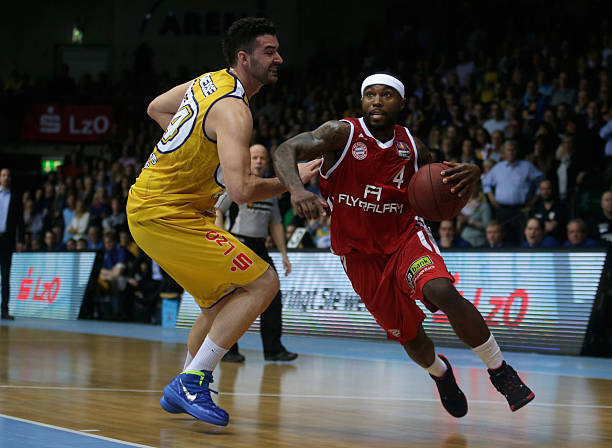 于两支球队 于两支球队